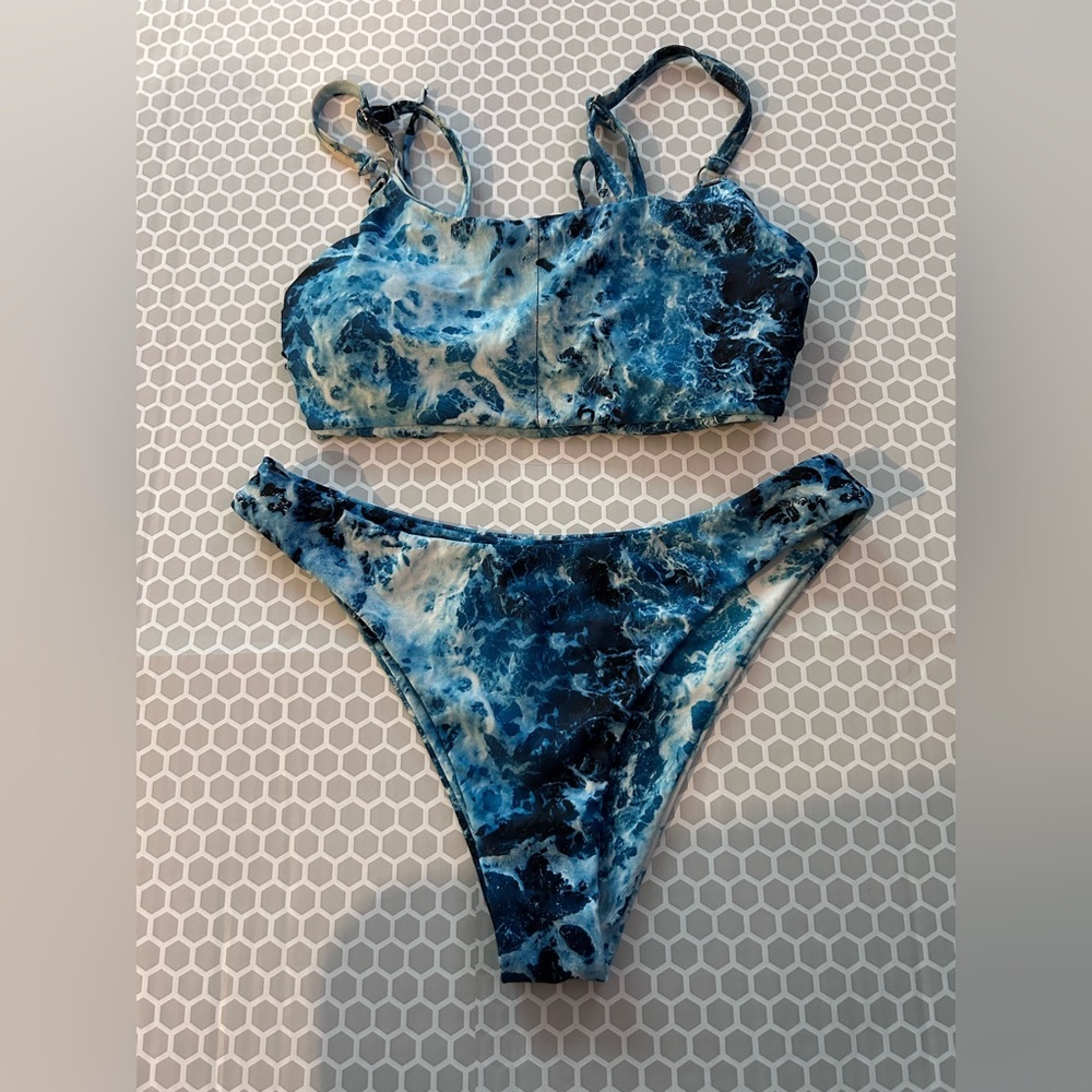 Zaful Tie Dye Blue & Green Women’s Stylish Bikini with Padding

Size S